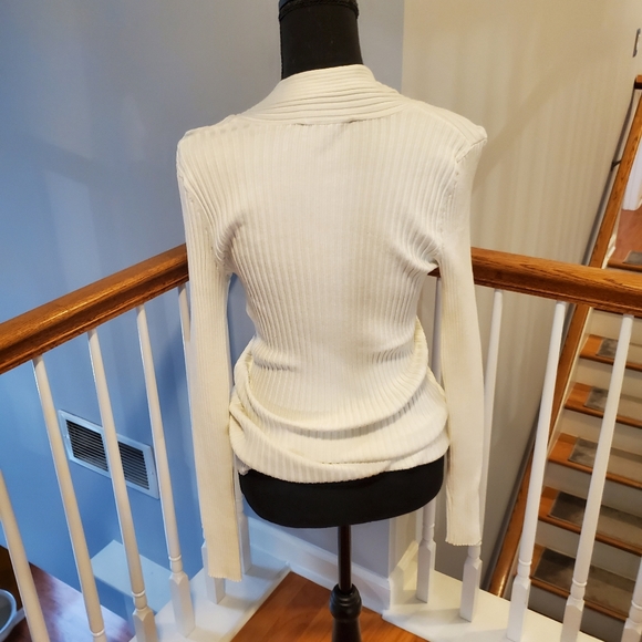 Sweaters - Picture 2 of 4